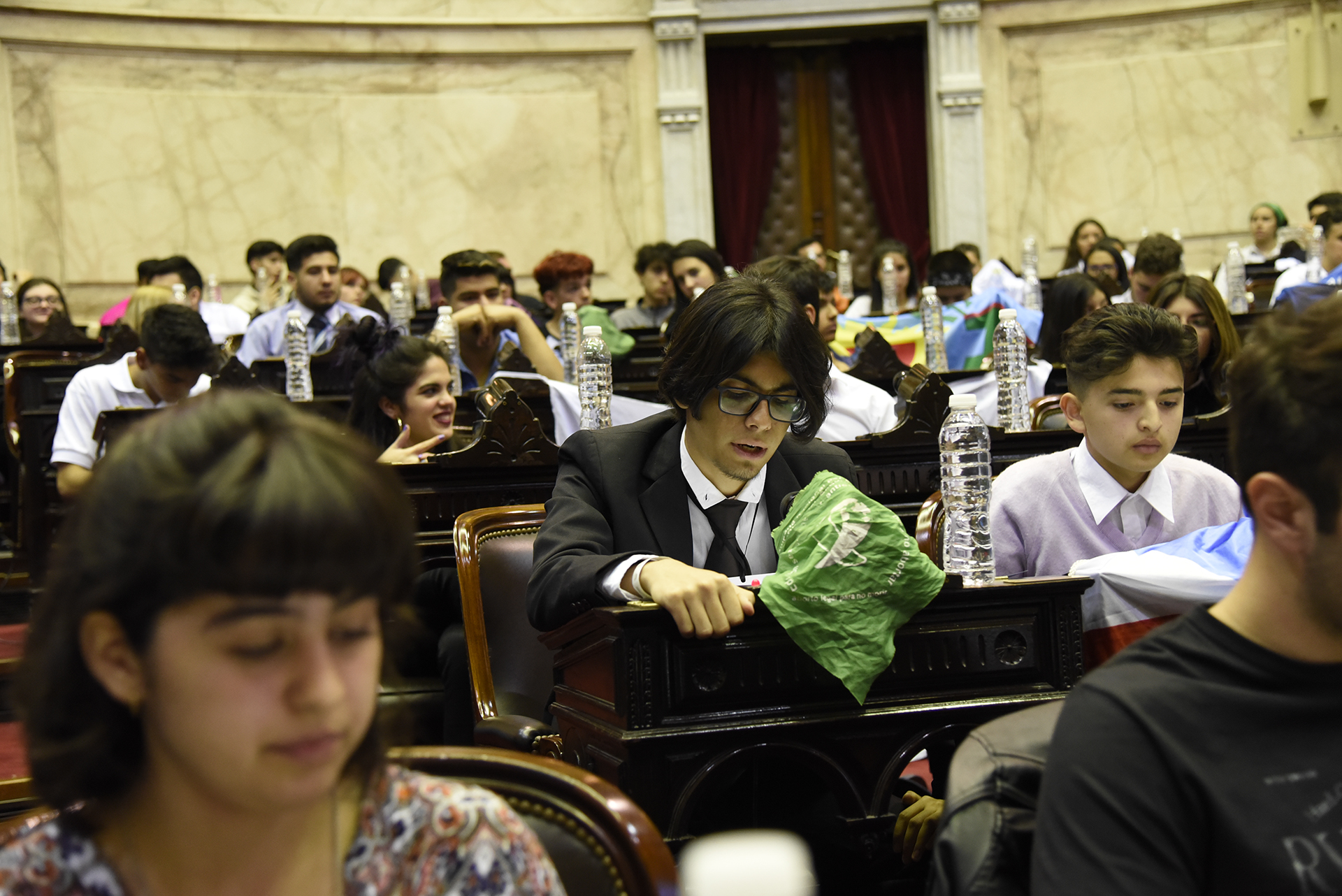 Galeria de imagenes de la noticia ESTUDIANTES SECUNDARIOS DE TODO EL PAÍS SESIONARON EN EL CONGRESO DE LA NACIÓN